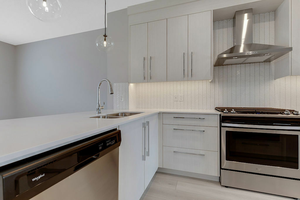 Beautiful 3 Bed 2.5 Bath Duplex in Sirocco! (CP045A) - Photo 10