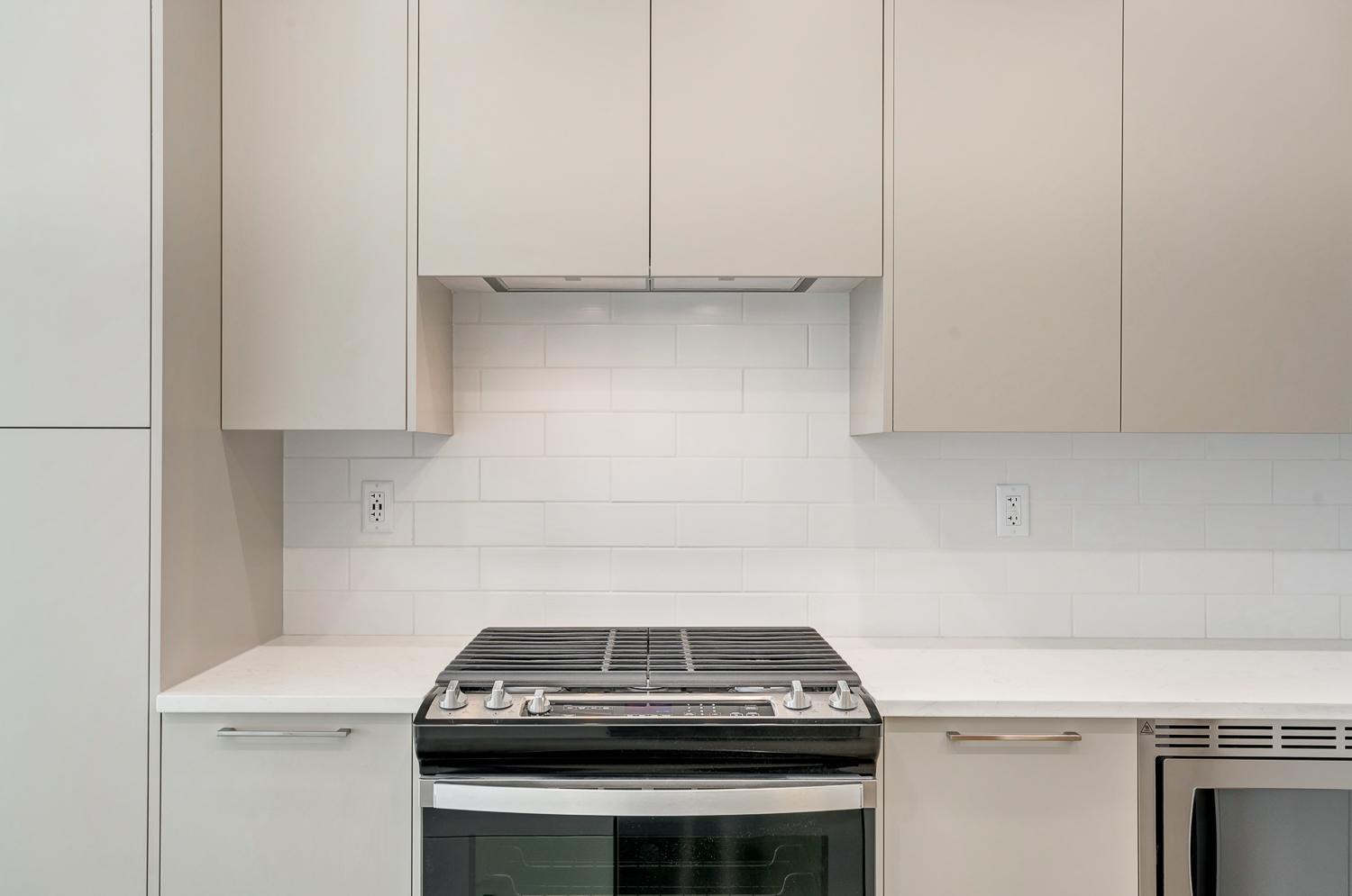 SHORT TERM LEASE Spacious 2 Bedroom Condo in the Capella Building & University District! 2 Parkin... - Photo 7