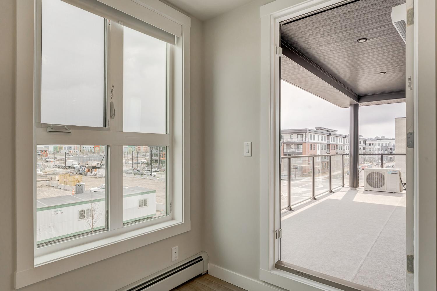 SHORT TERM LEASE Spacious 2 Bedroom Condo in the Capella Building & University District! 2 Parkin... - Photo 12