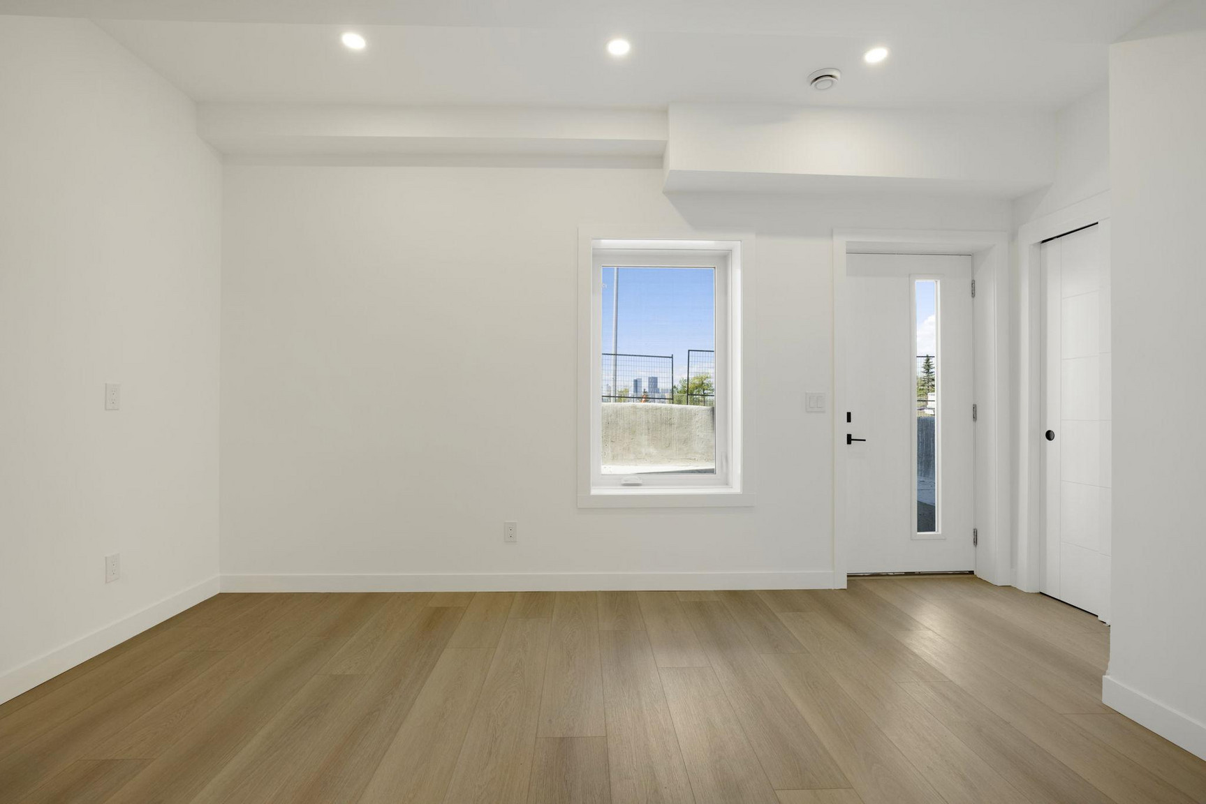 Newer West Facing 1 Bedroom Suite with Amazing Views! (CP034B) - Photo 8