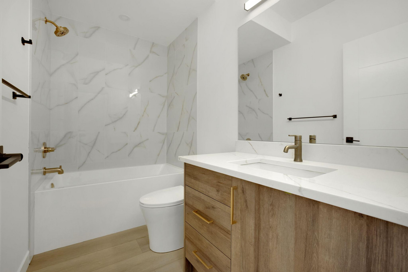 Newer West Facing 1 Bedroom Suite with Amazing Views! (CP034B) - Photo 14