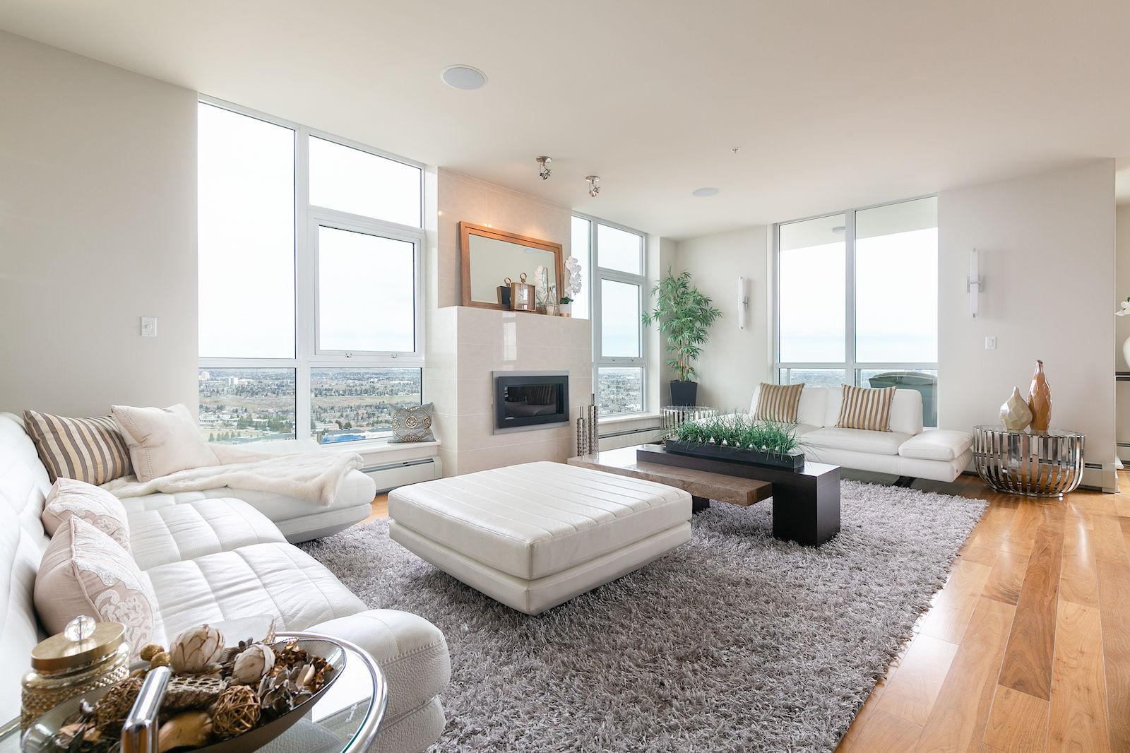 Spectacular 30th Floor Penthouse Oasis in the Sky! CIP202