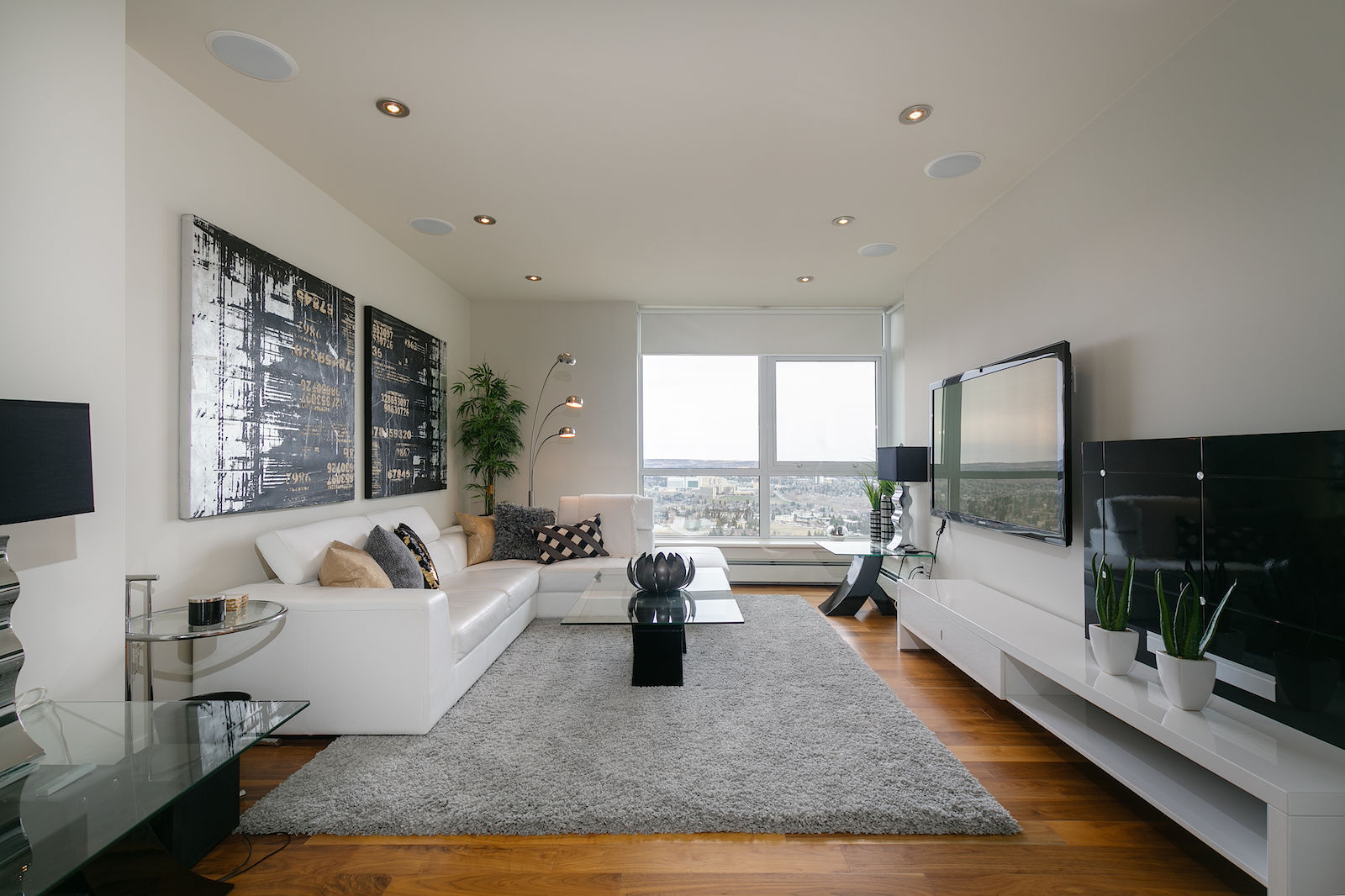 Spectacular 30th Floor Penthouse Oasis in the Sky! CIP202 - Photo 34