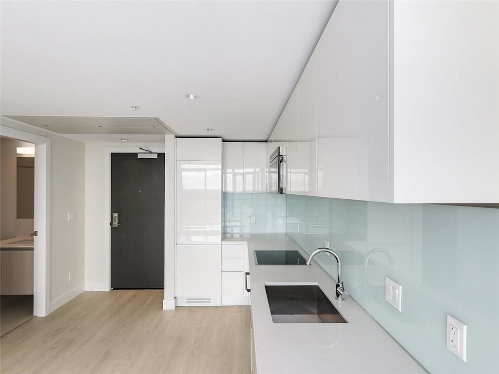 Cozy & Convenient 1 Bed Condo in The Guardian (CIP153) - Photo 2