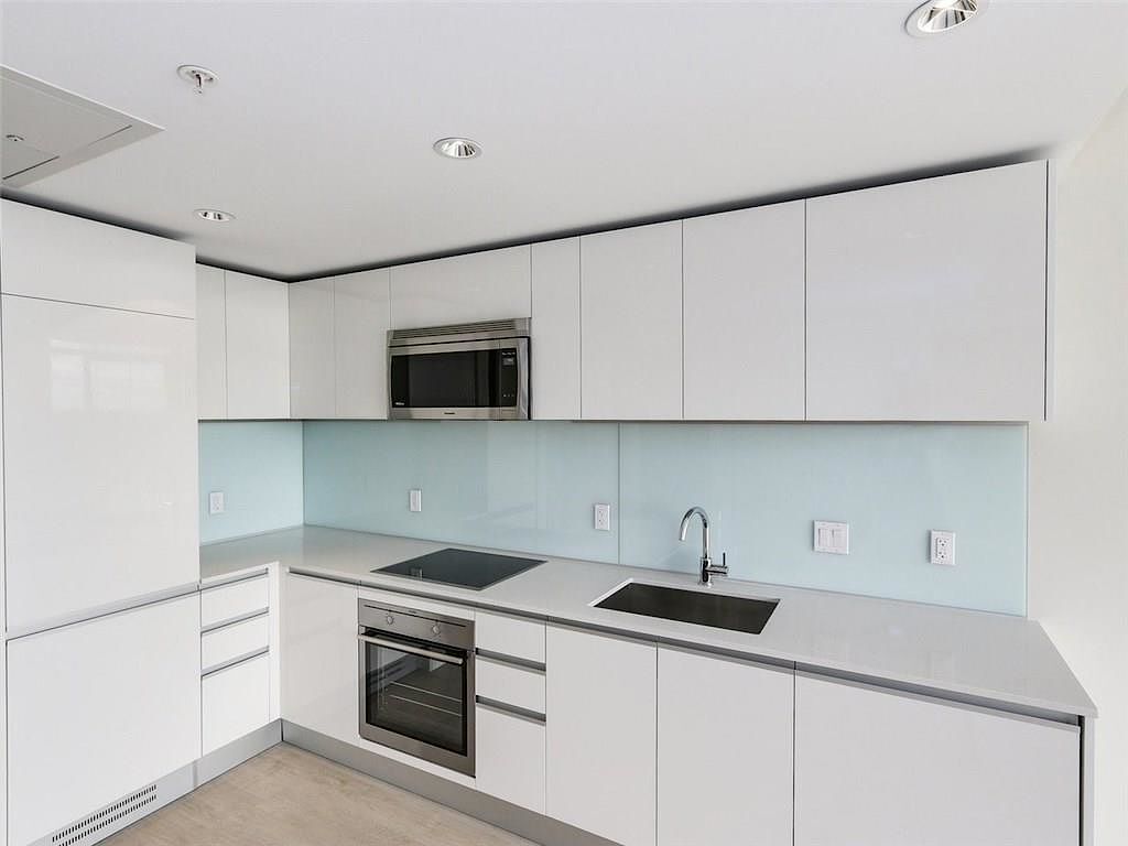 Cozy & Convenient 1 Bed Condo in The Guardian (CIP153)