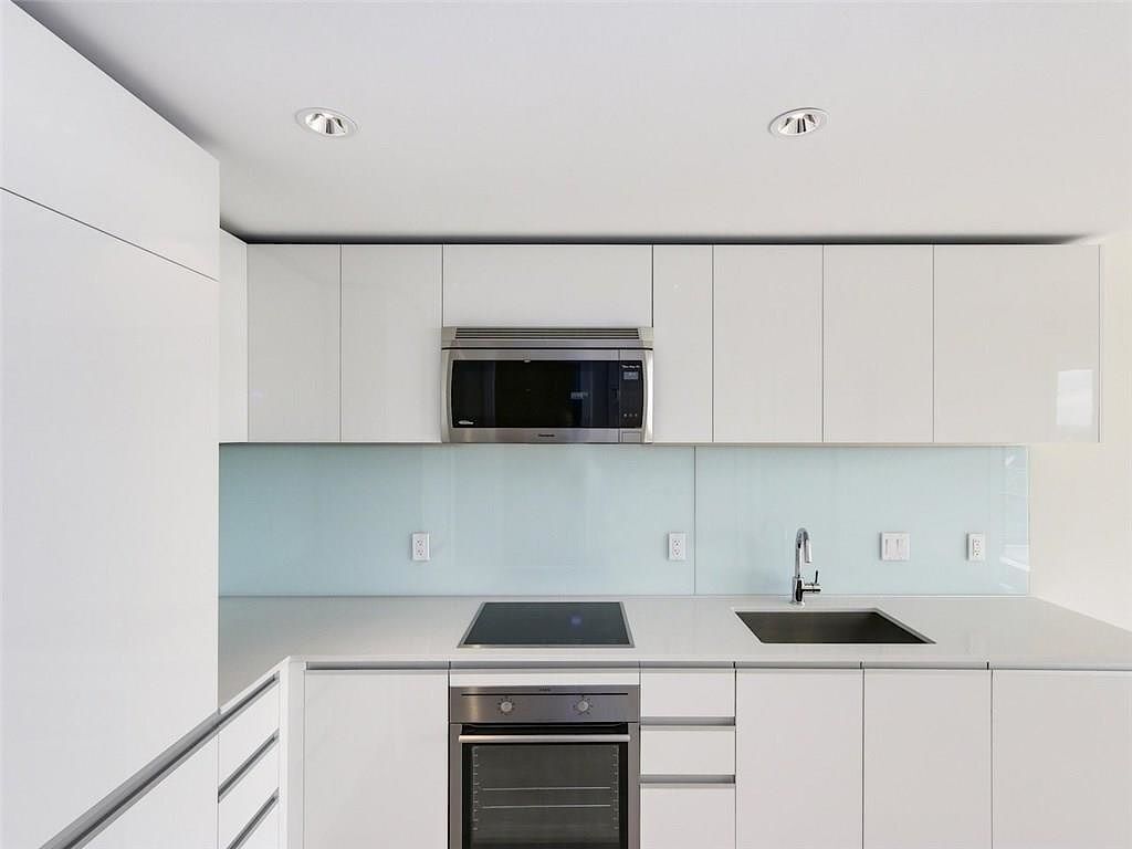 Cozy & Convenient 1 Bed Condo in The Guardian (CIP153) - Photo 4