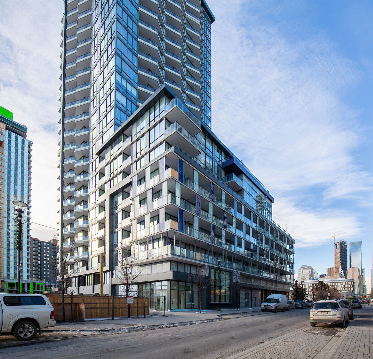 Bright & Beautiful 1 Bedroom + Den Condo with Inspiring River Views CIP184 - Photo 2
