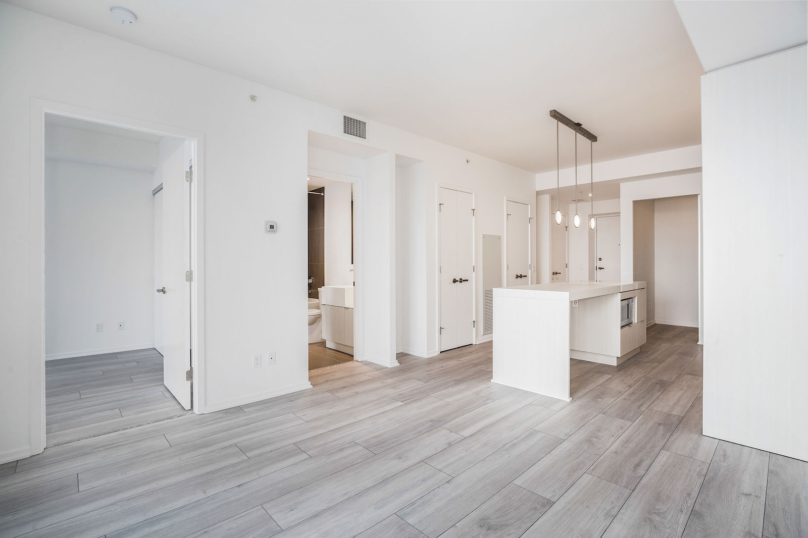 Bright & Beautiful 1 Bedroom + Den Condo with Inspiring River Views CIP184 - Photo 5