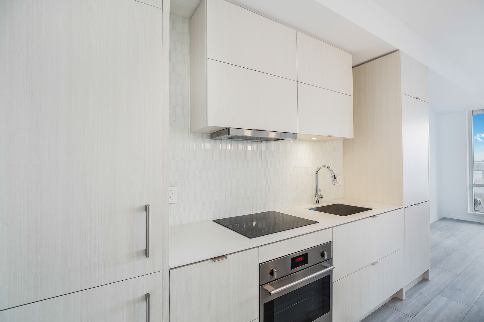 Bright & Beautiful 1 Bedroom + Den Condo with Inspiring River Views CIP184 - Photo 7