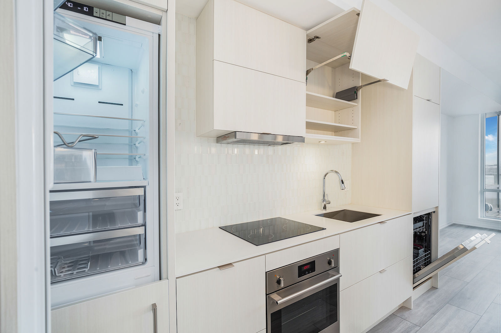 Bright & Beautiful 1 Bedroom + Den Condo with Inspiring River Views CIP184 - Photo 8