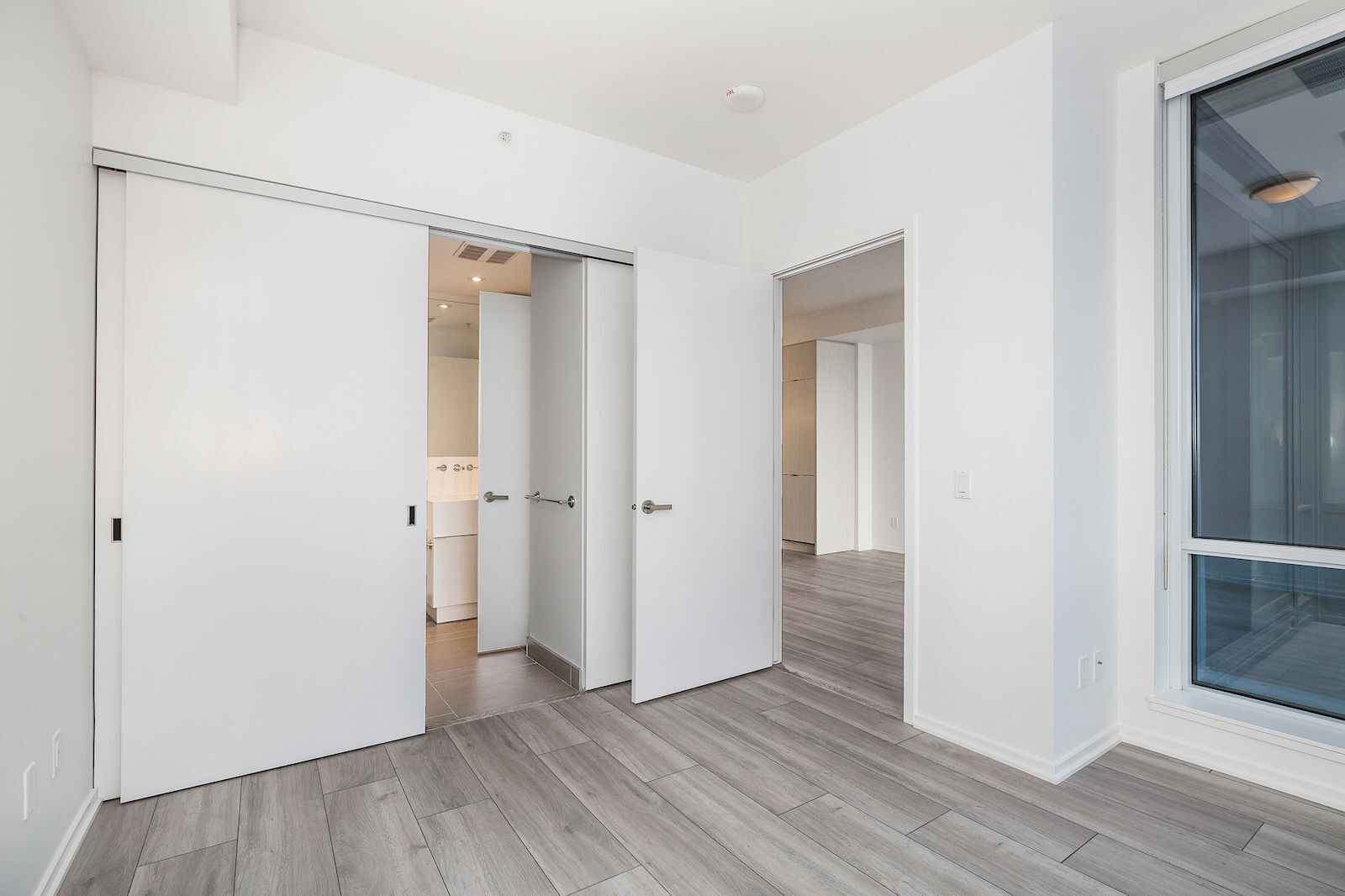 Bright & Beautiful 1 Bedroom + Den Condo with Inspiring River Views CIP184 - Photo 12