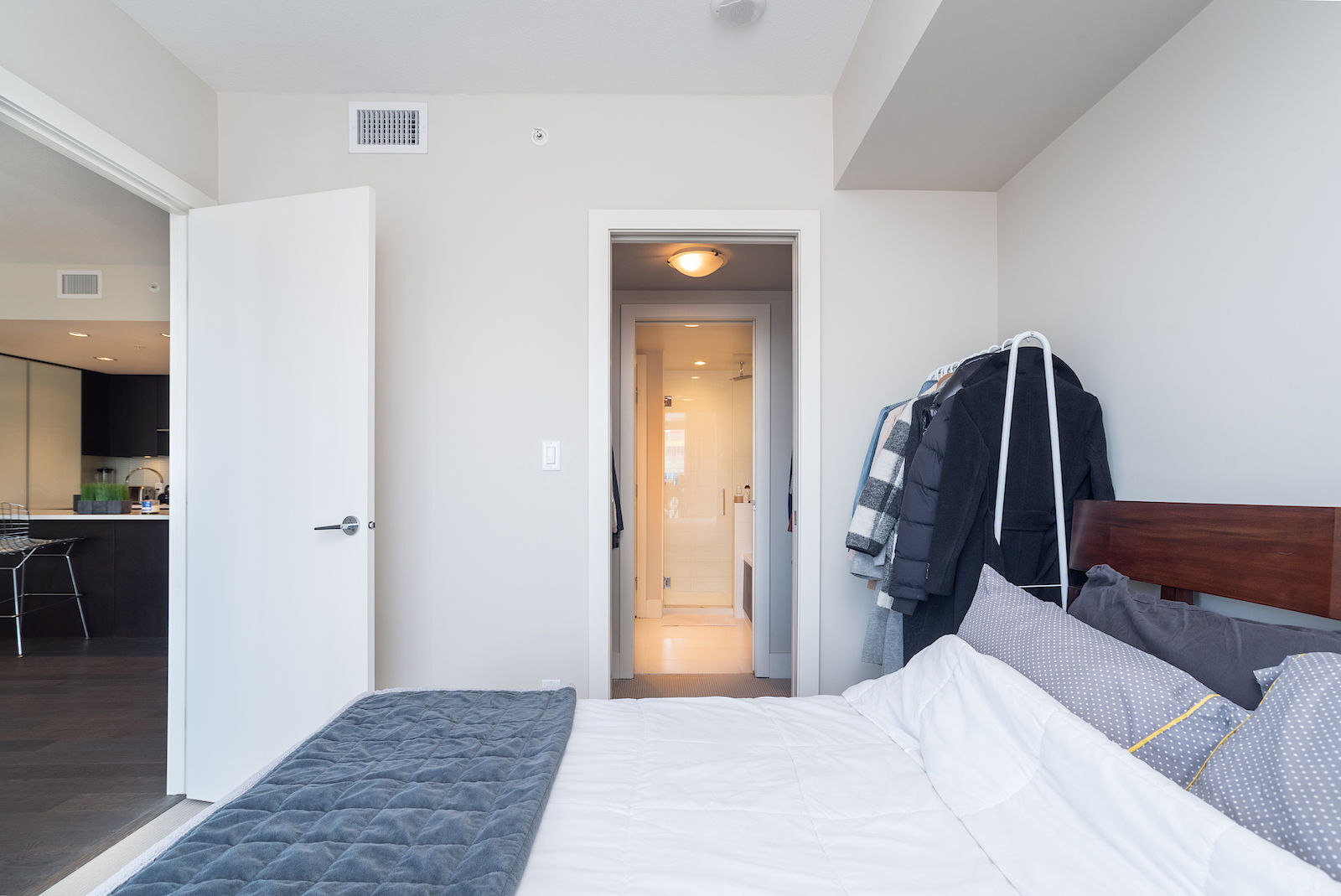21st Floor 1 Bedroom Condo with Stunning City Views CIP193 - Photo 14