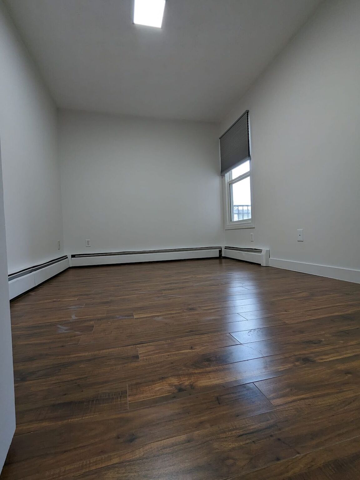 Quiet One-Bedroom Apartment in Bowness with Parking CIP158 - Photo 19