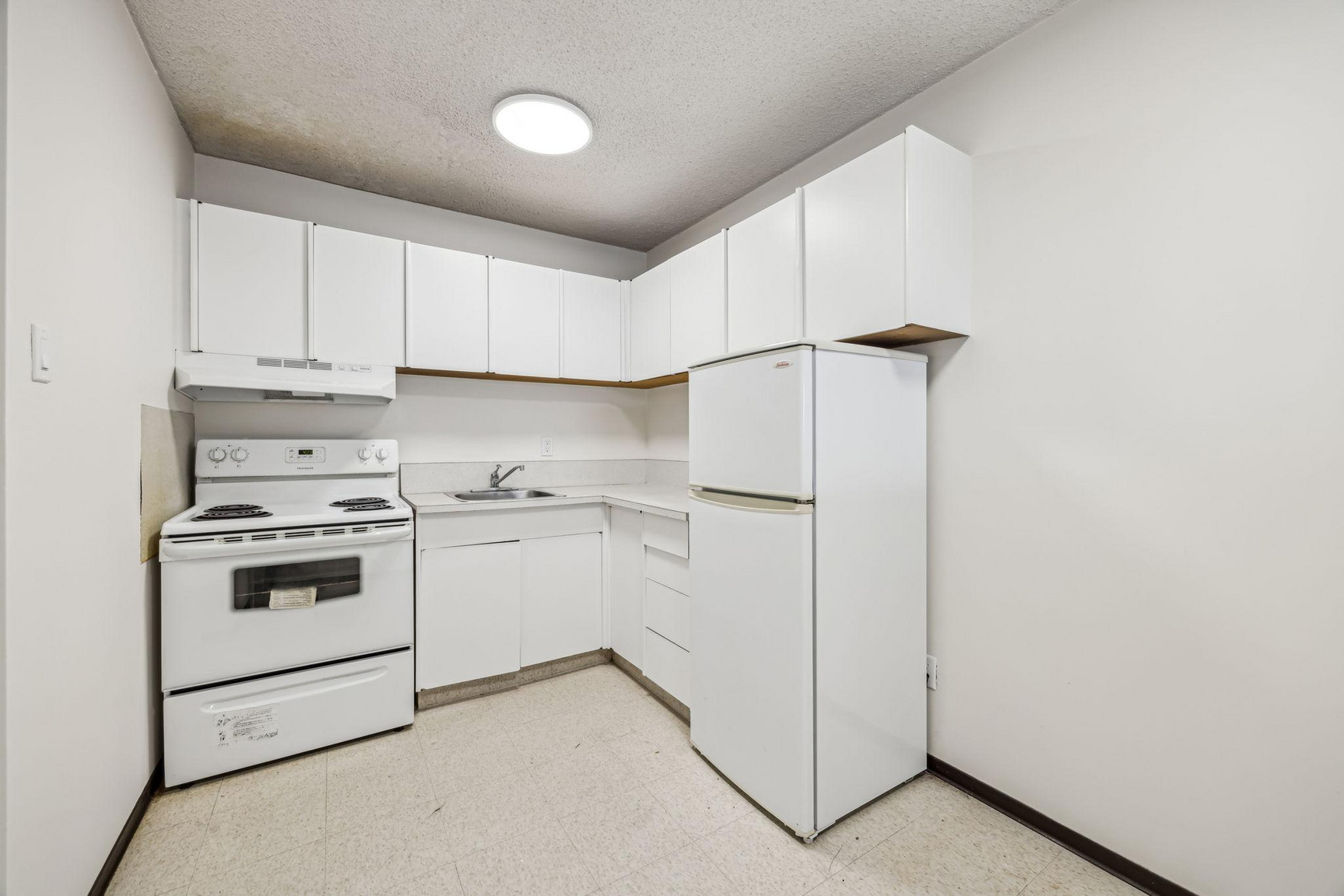 Wonderful 1 Bedroom Condo Across from Chinook Mall! (CP102) - Photo 17