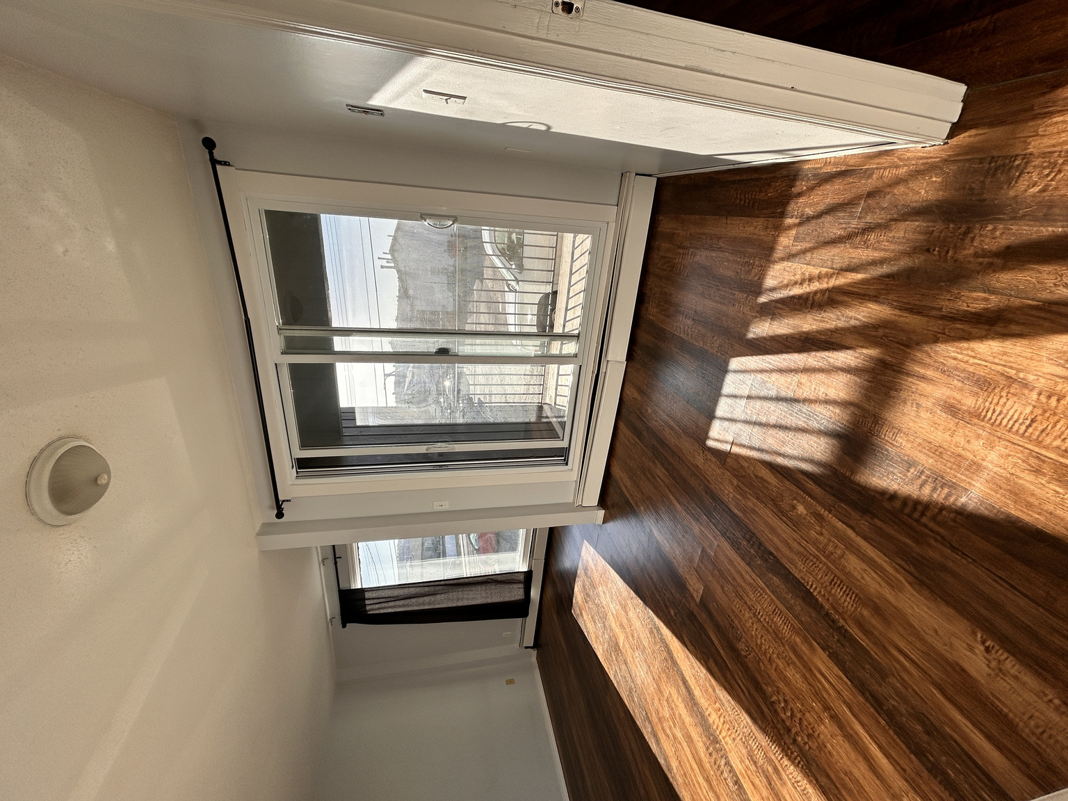 Quiet One-Bedroom Apartment in Bowness with Parking CIP158 - Photo 5