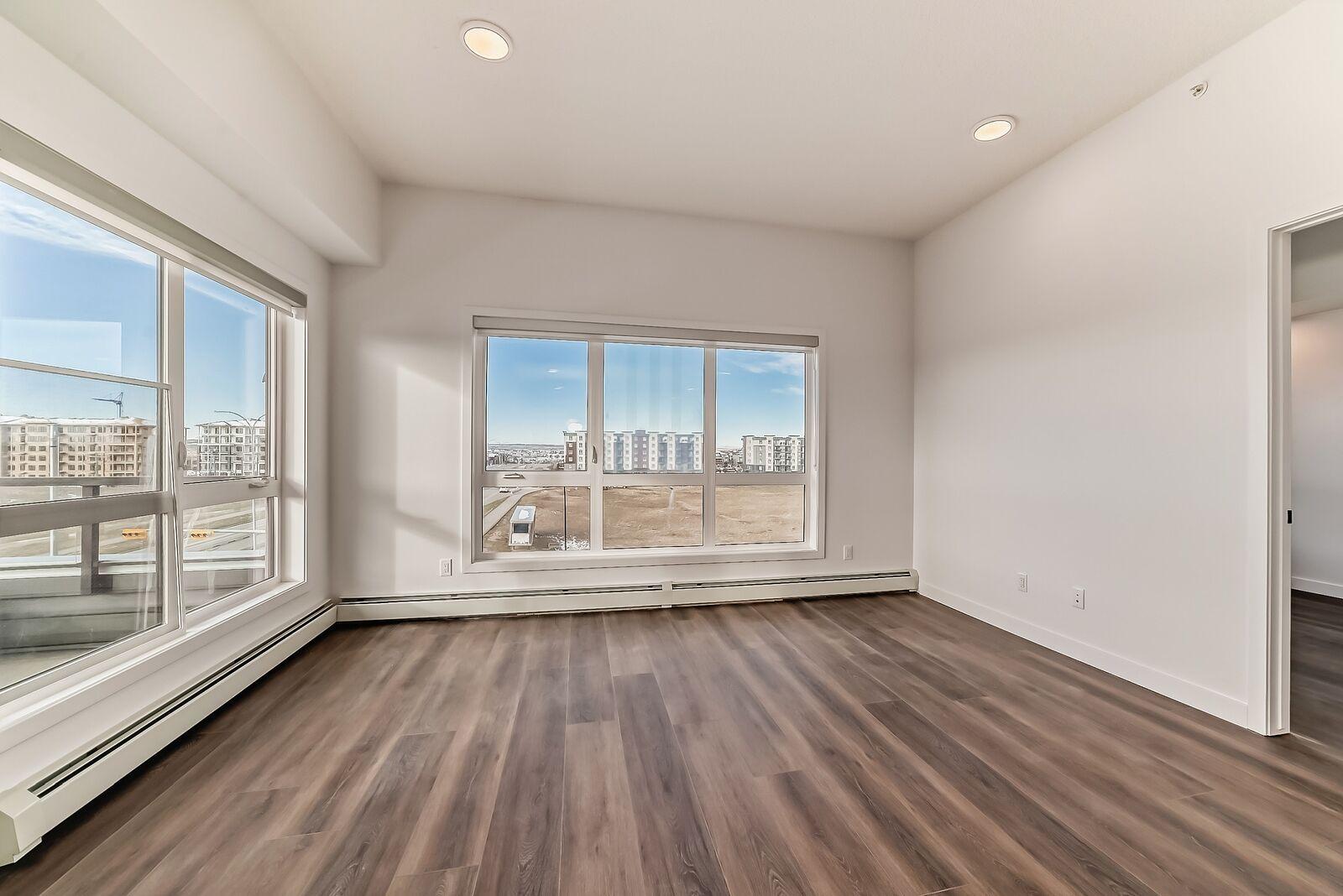 2 Underground Parking Stalls! 2 Bed 2 Bath Top Floor Corner Unit in The Maverick! (IP128) - Photo 5