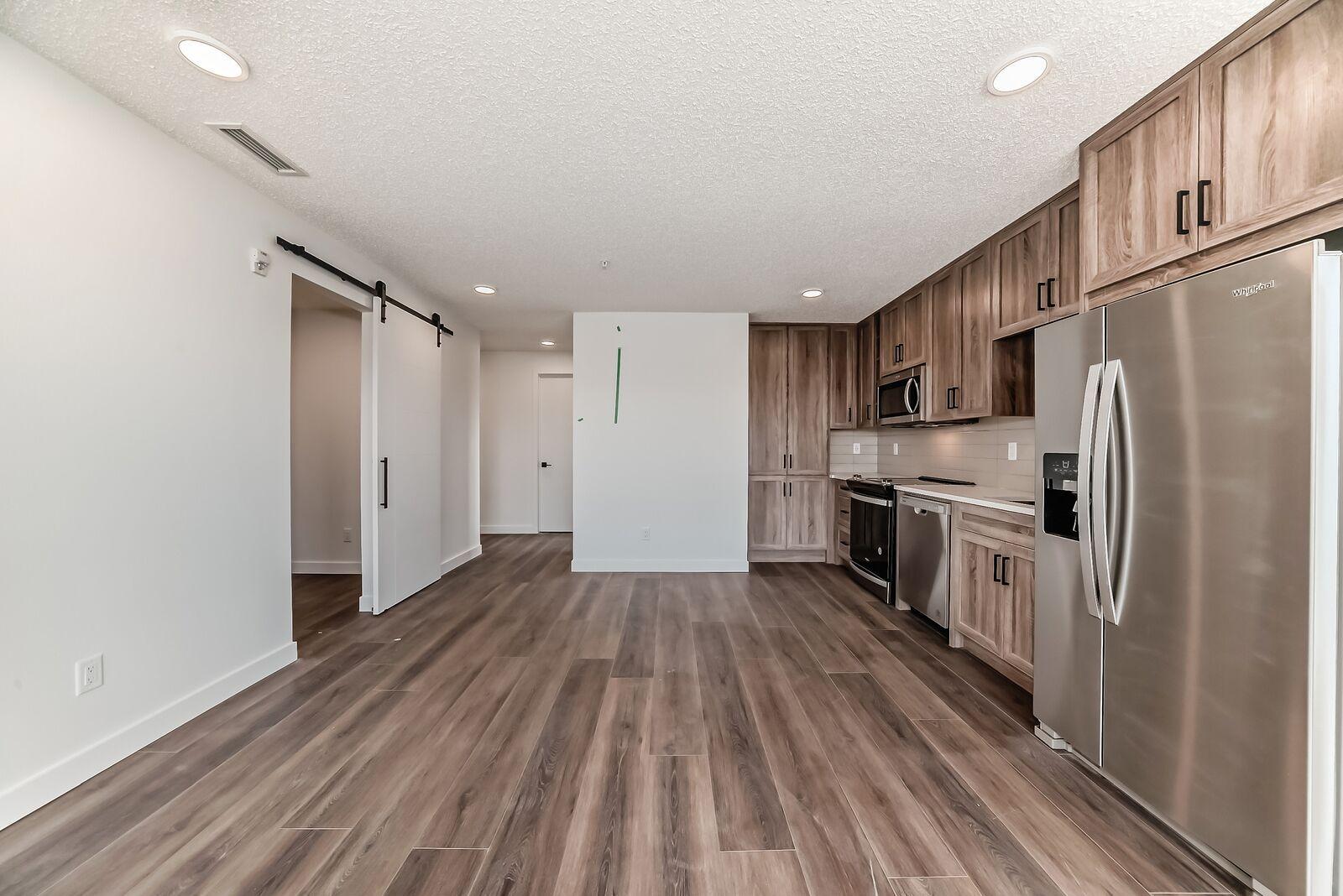 2 Underground Parking Stalls! 2 Bed 2 Bath Top Floor Corner Unit in The Maverick! (IP128)