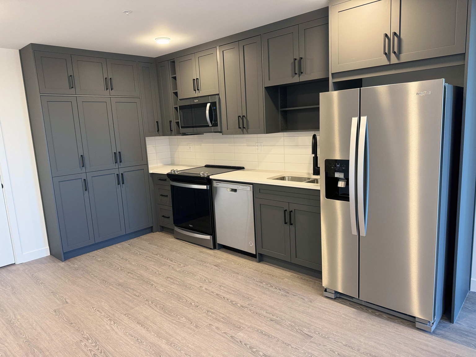 #605, 3932 University Ave NW (IP136)