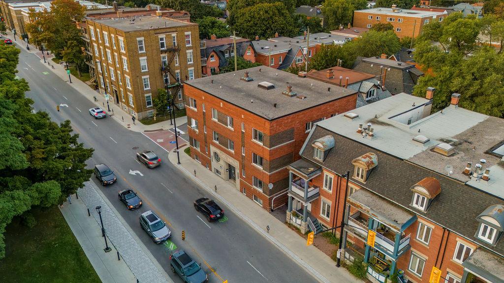 425 Elgin Street - Photo 14