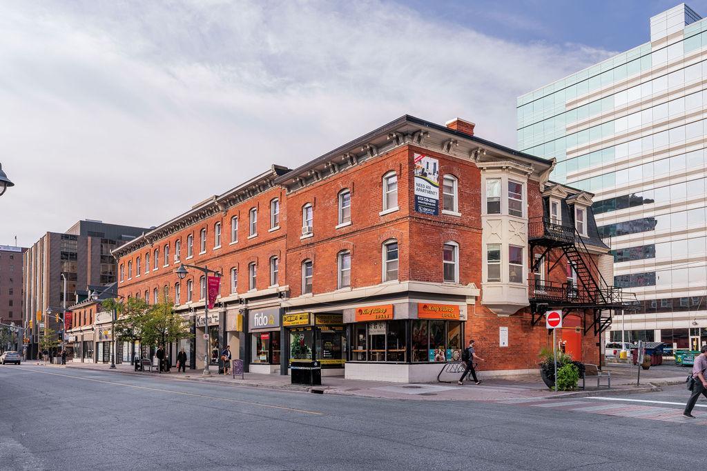 212-1/2 Bank Street