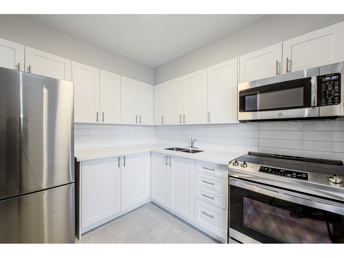 70 Park Street East - Photo 3