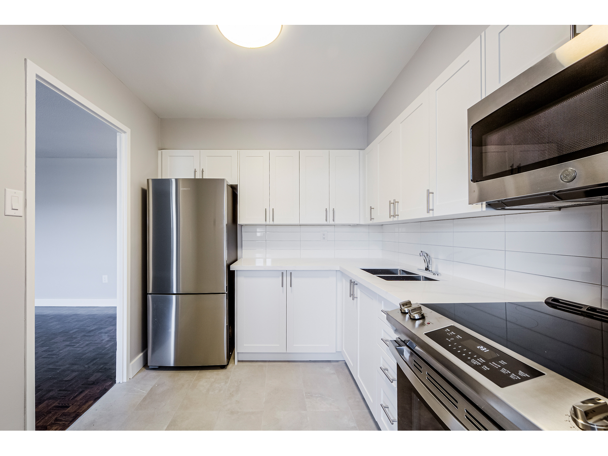 70 Park Street East - Photo 4