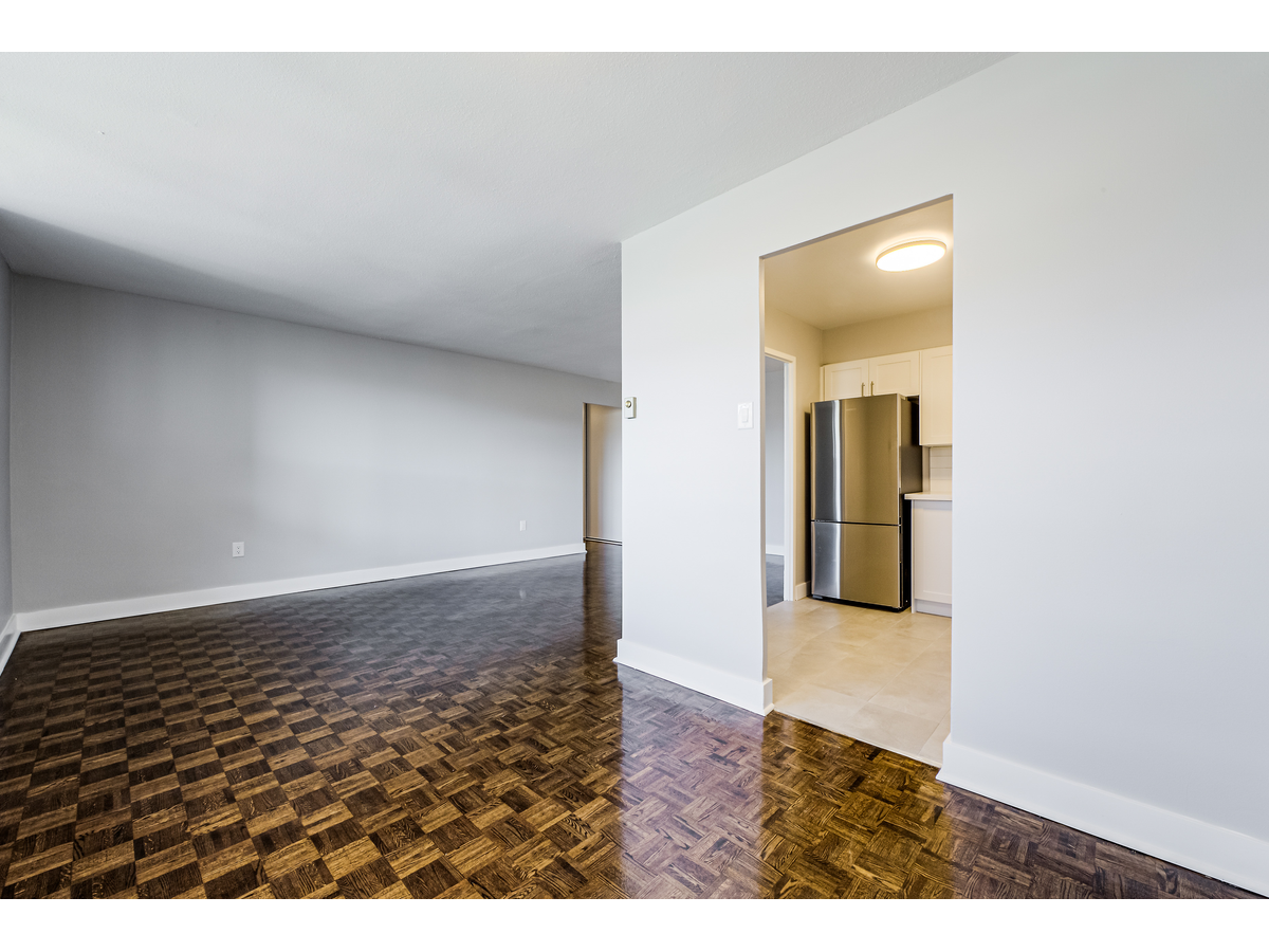 70 Park Street East - Photo 8