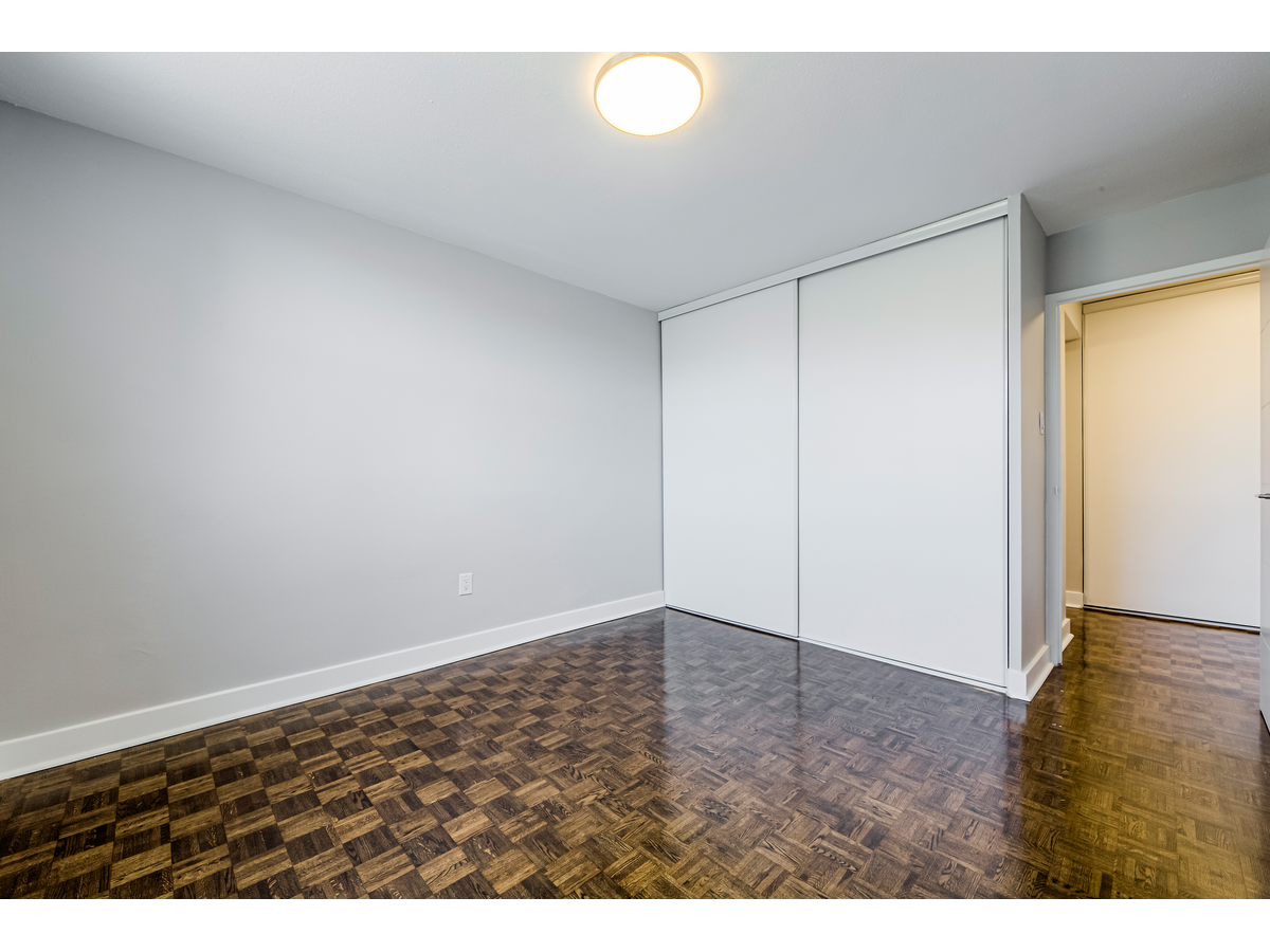 70 Park Street East - Photo 11