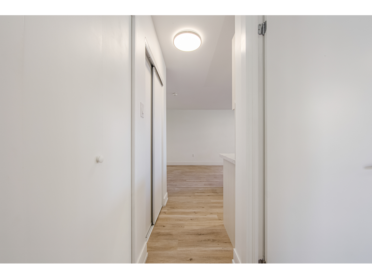 111 Cosburn Avenue - Photo 17