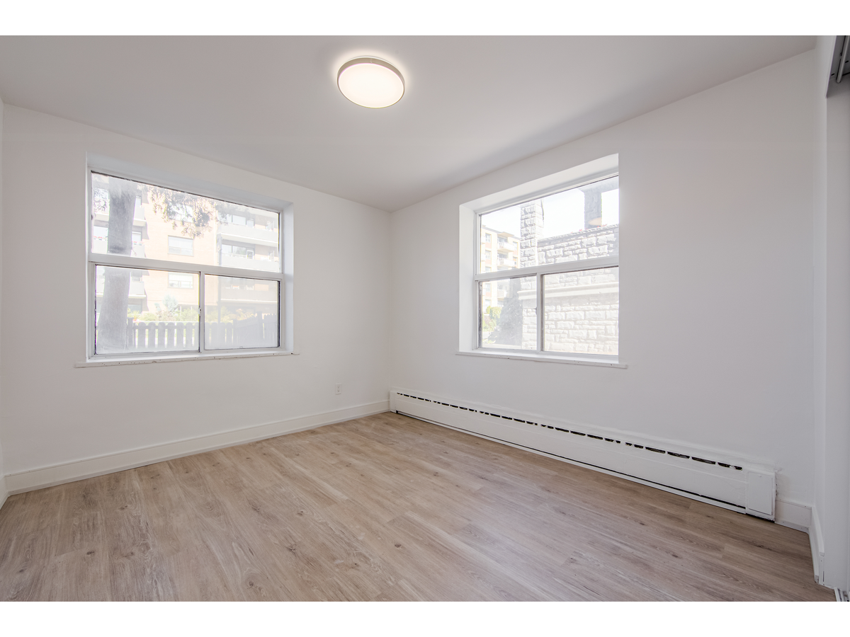 111 Cosburn Avenue - Photo 18