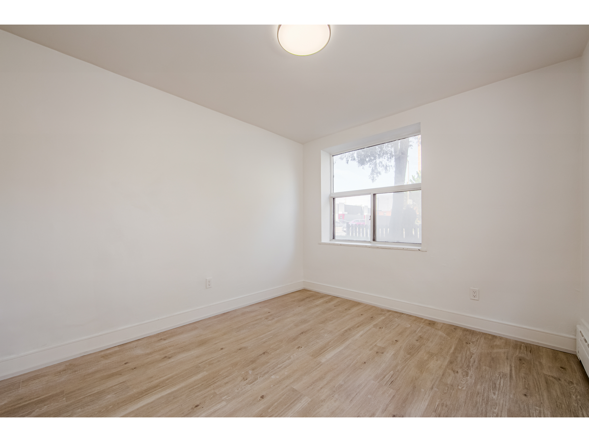 111 Cosburn Avenue - Photo 20