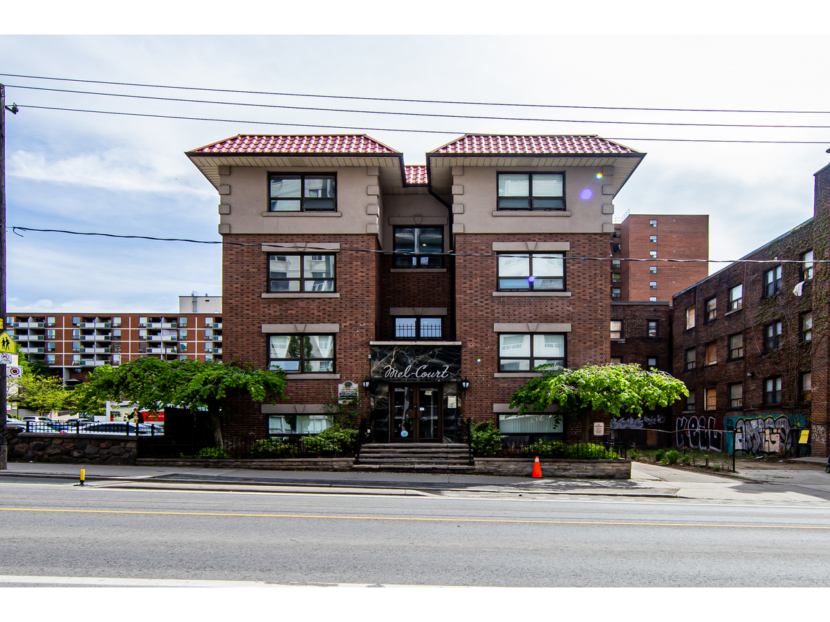 391 Sherbourne Street - Photo 2