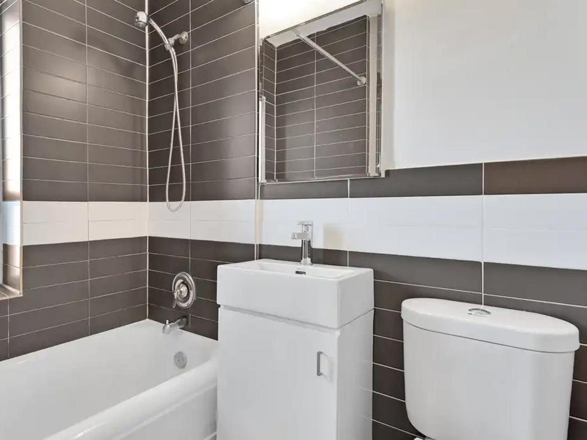 166 Eastbourne Avenue - Photo 5