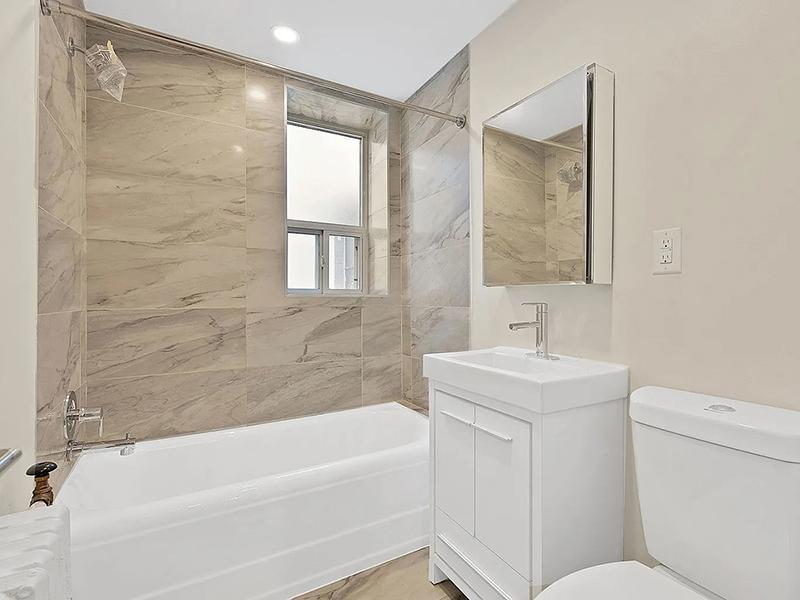 697-701 Eglinton Avenue W - Photo 4