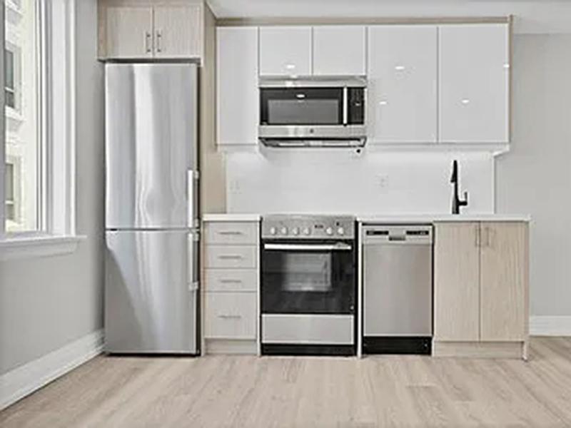 697-701 Eglinton Avenue W - Photo 5