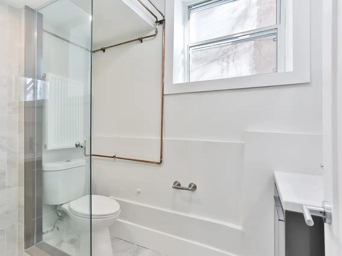 915 St Clair Avenue West - Photo 8