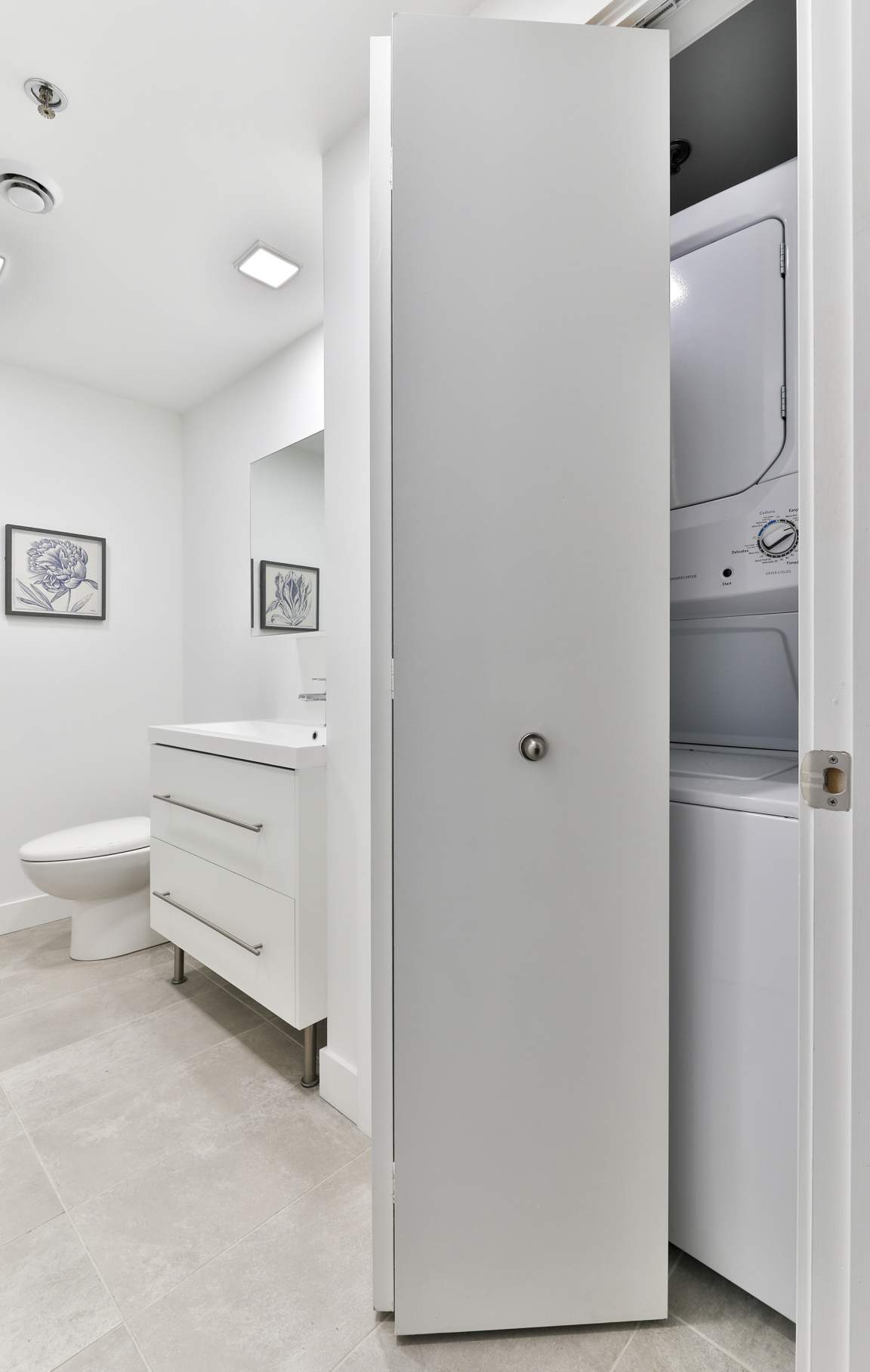 EQ8 Apartments - Photo 14