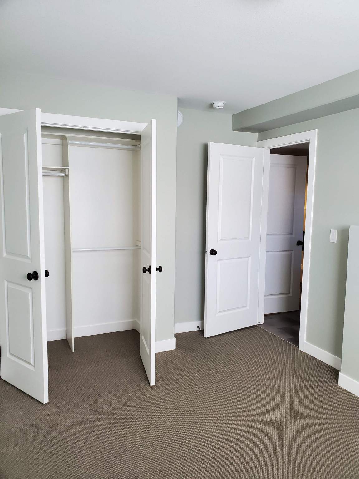 McFaull Manor - Photo 16