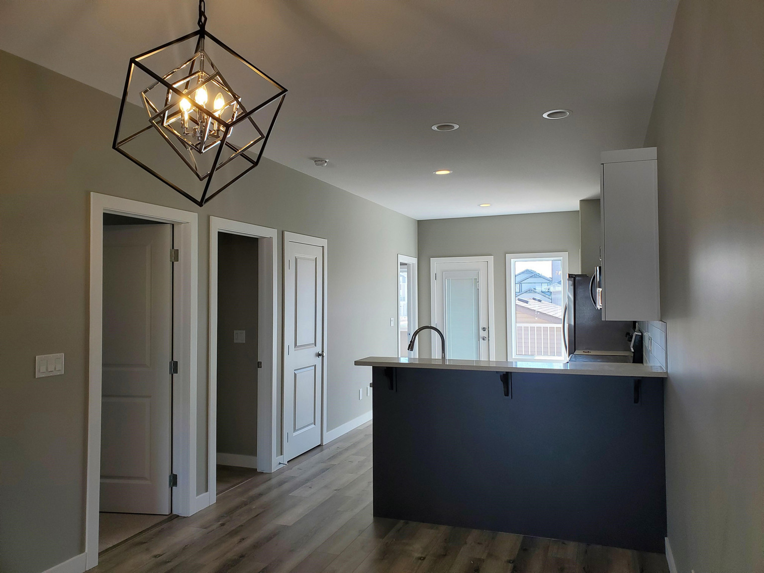 McFaull Manor - Photo 3