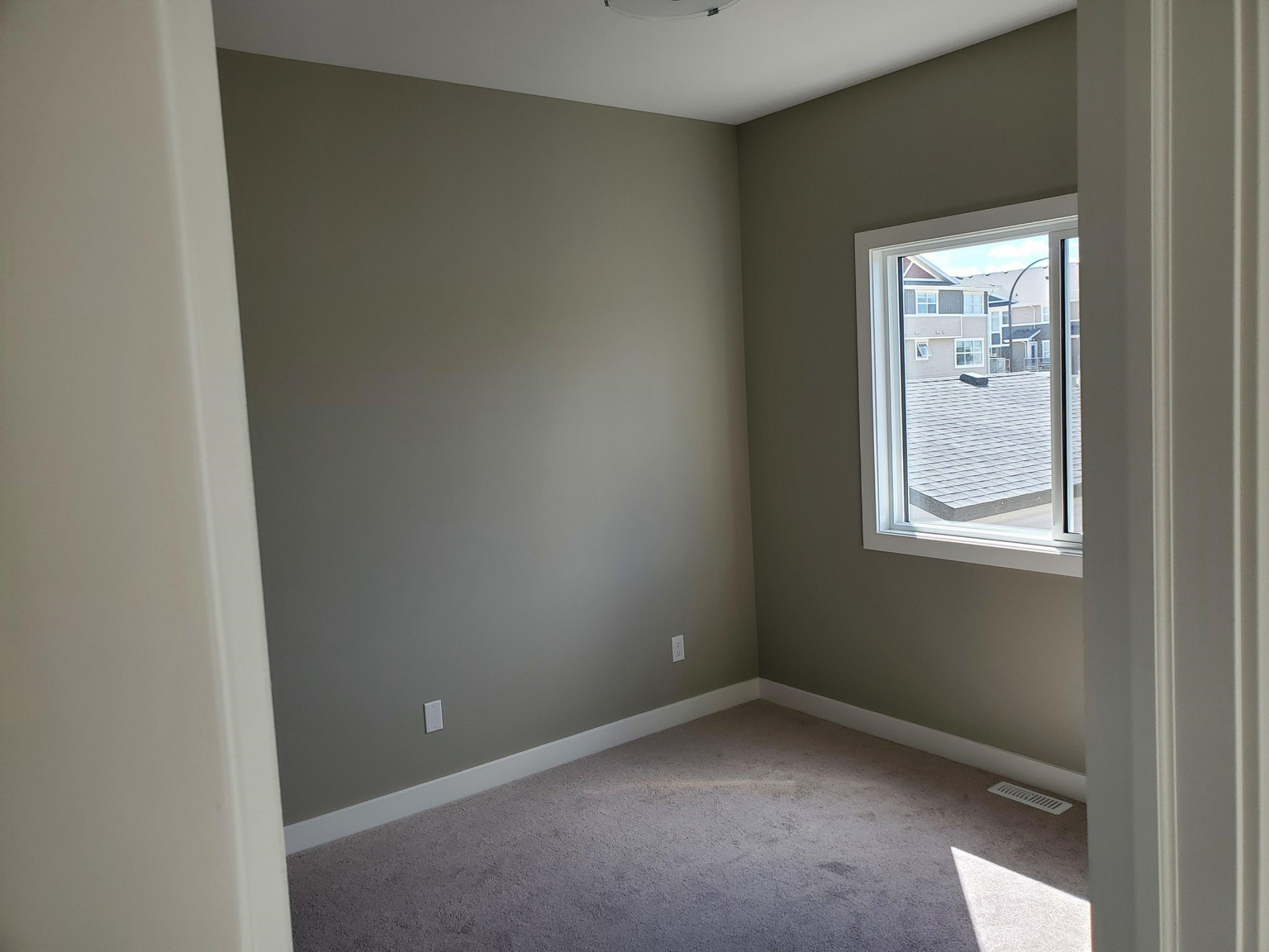 McFaull Manor - Photo 5