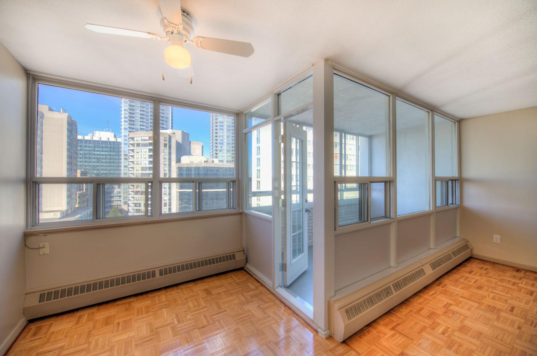 Holly Tower - Yonge and Eglinton - Photo 27