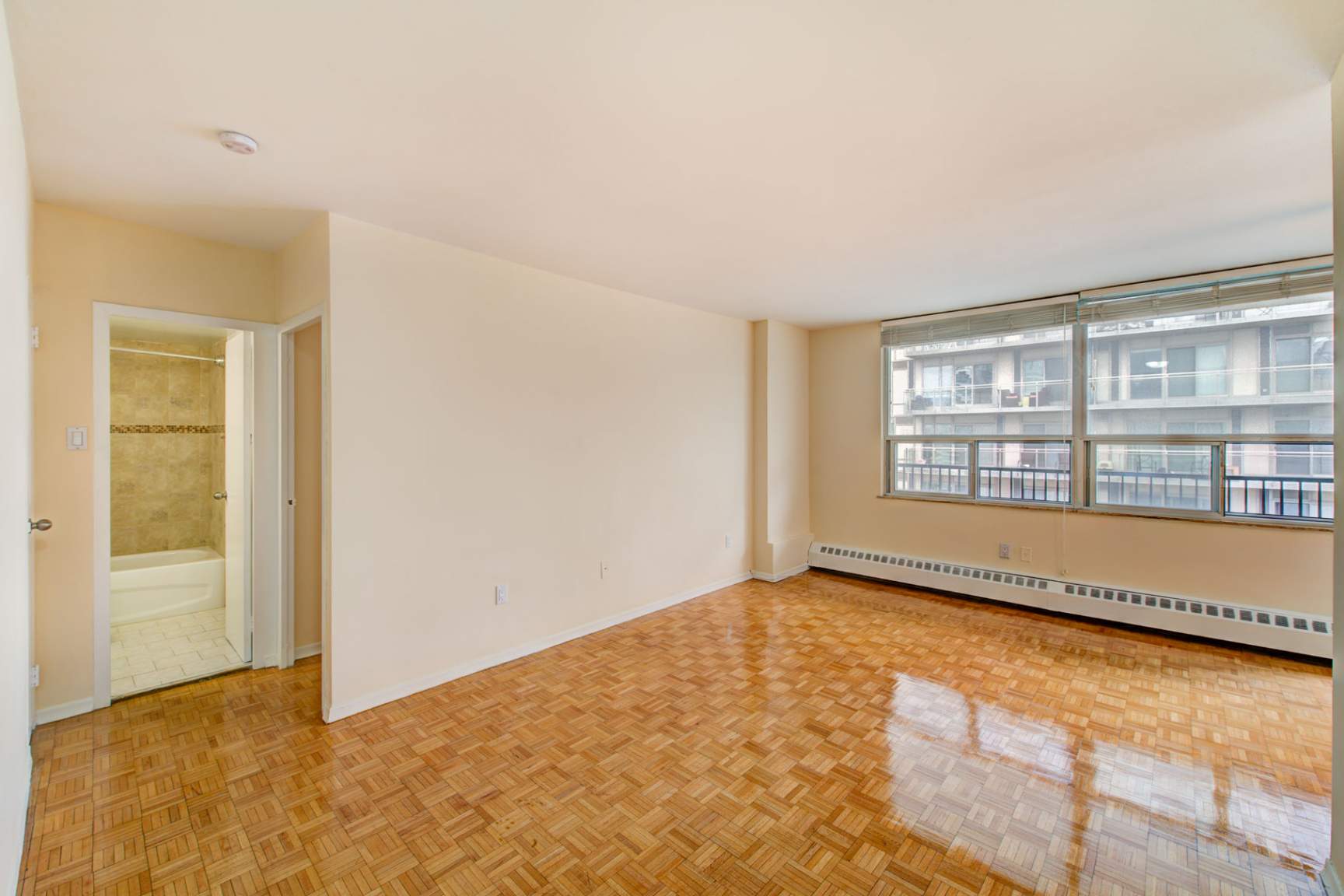Redpath Tower - Yonge and Eglinton - Photo 15