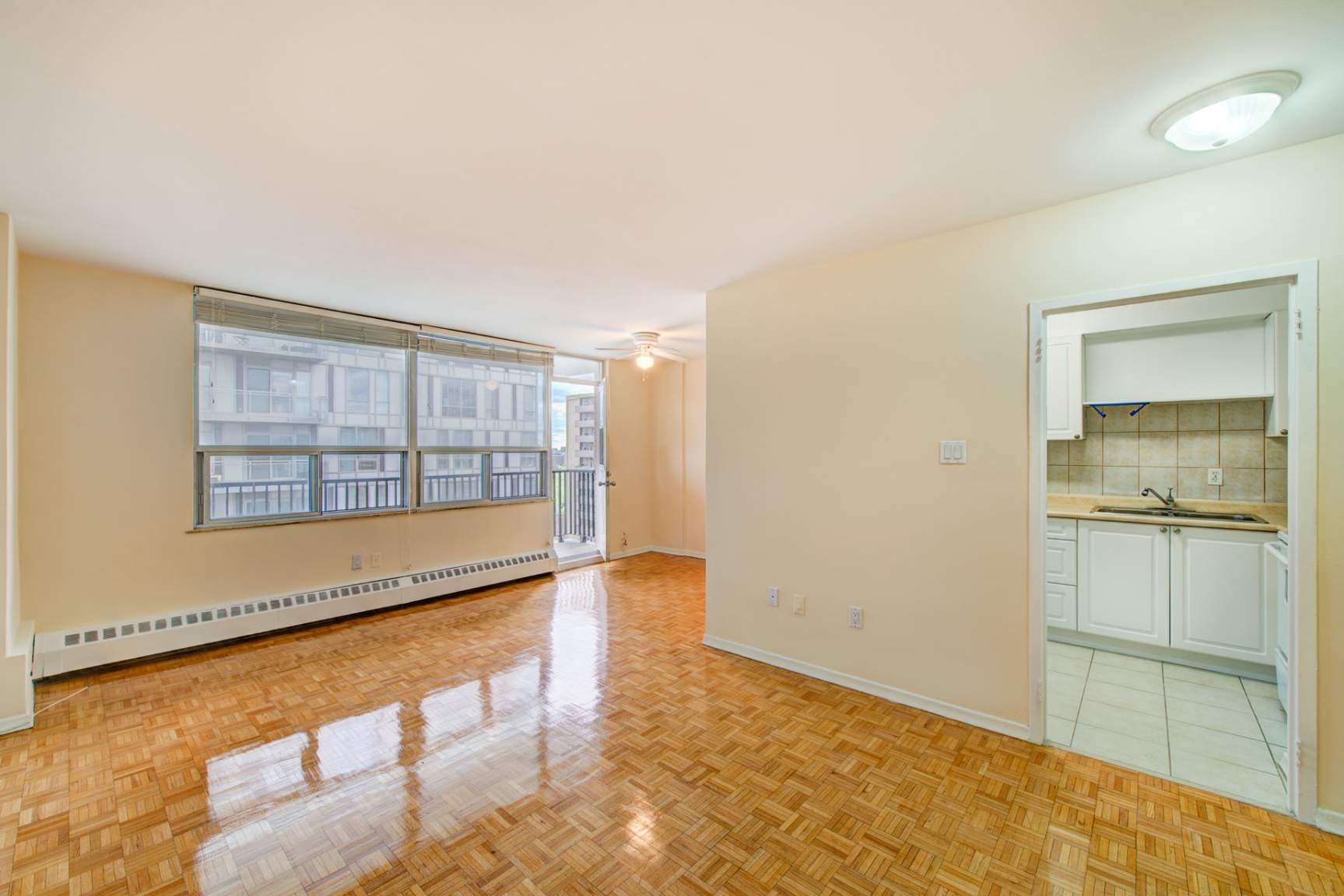 Redpath Tower - Yonge and Eglinton - Photo 16