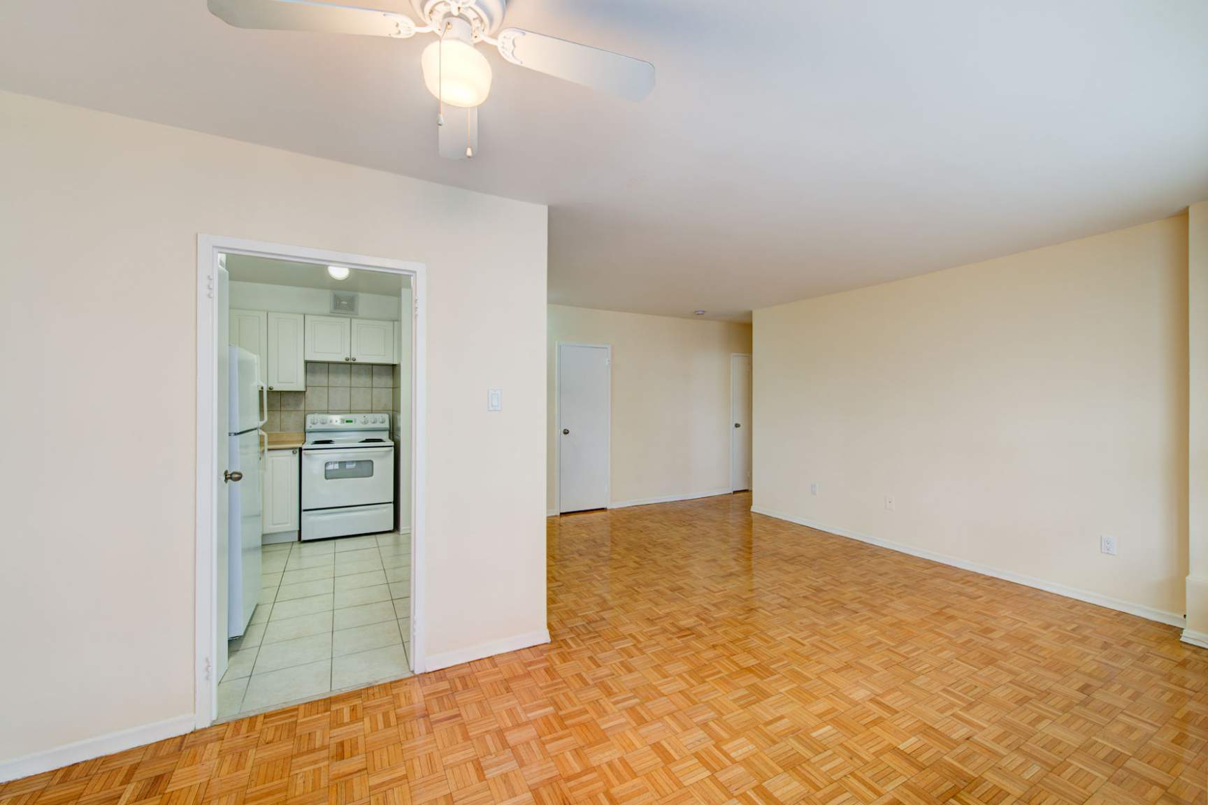 Redpath Tower - Yonge and Eglinton - Photo 18