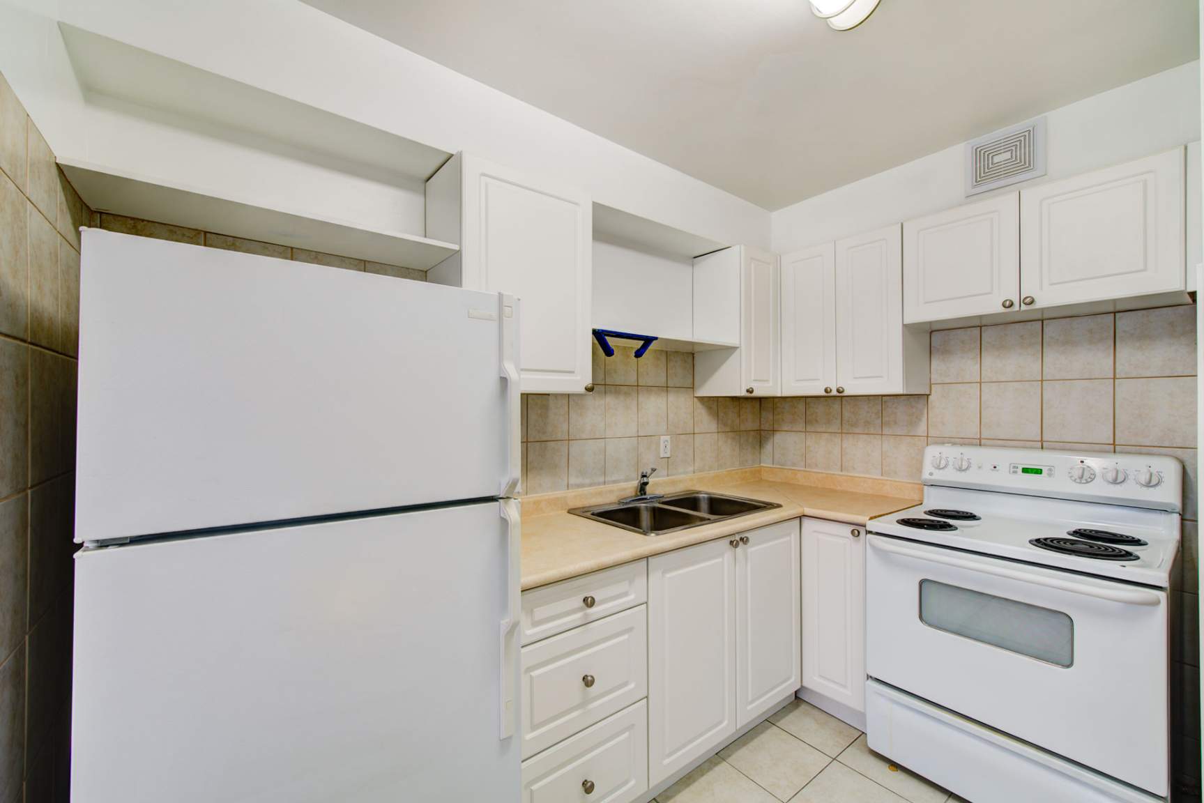 Redpath Tower - Yonge and Eglinton - Photo 19
