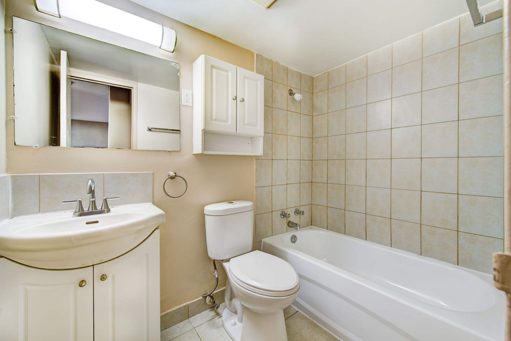 Embassy Apartments - Photo 25