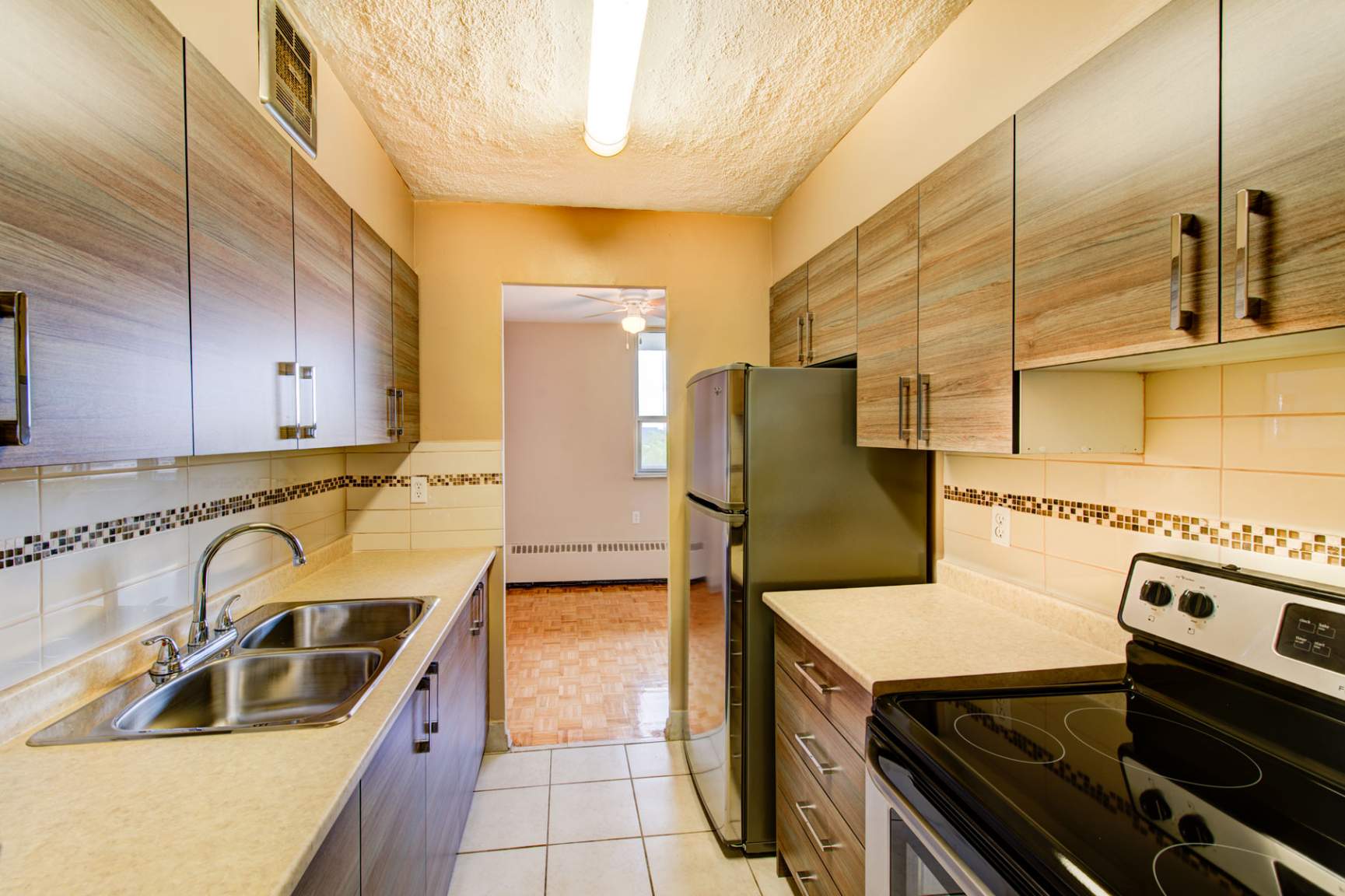 Embassy Apartments - Photo 21