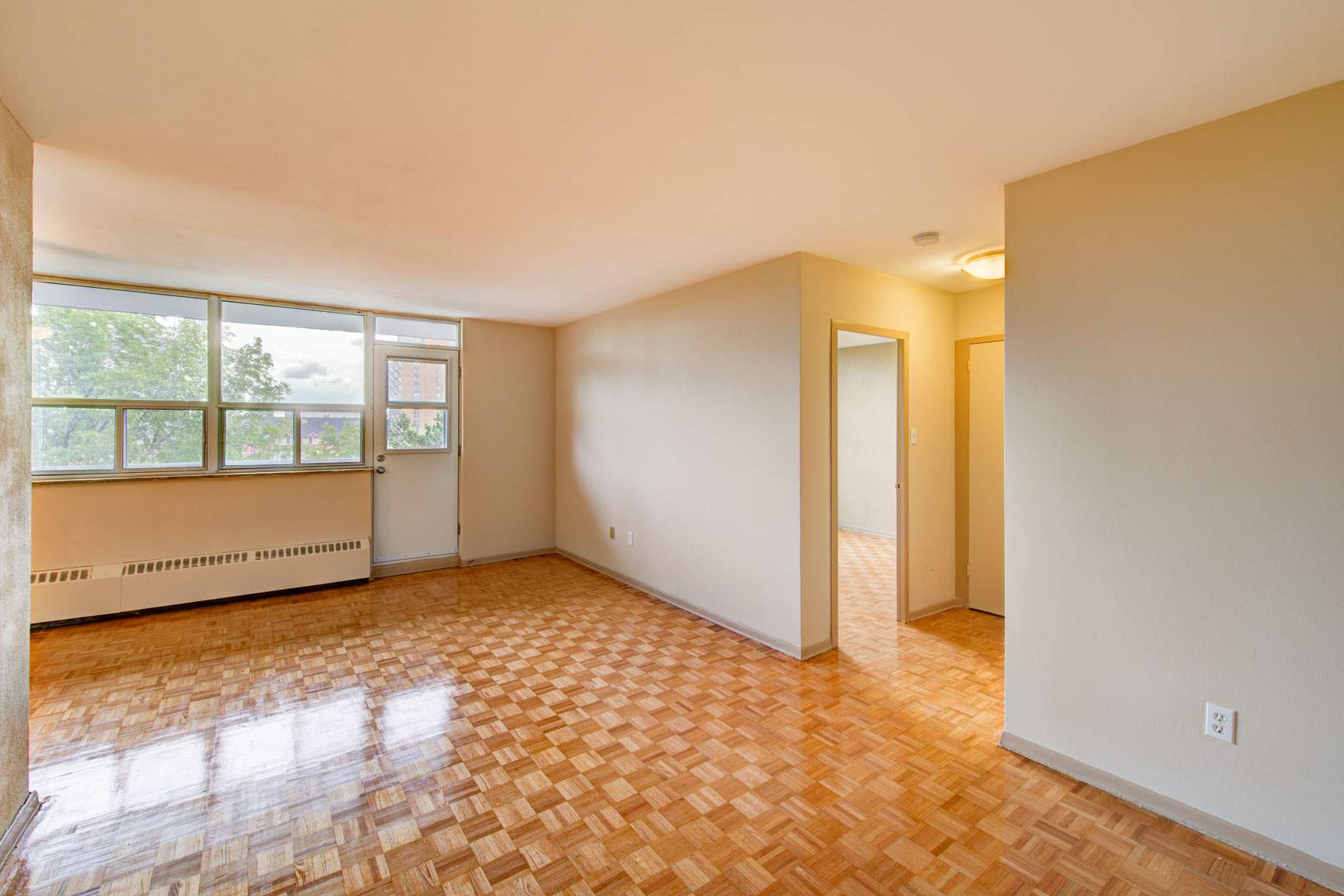 Embassy Apartments - Photo 18