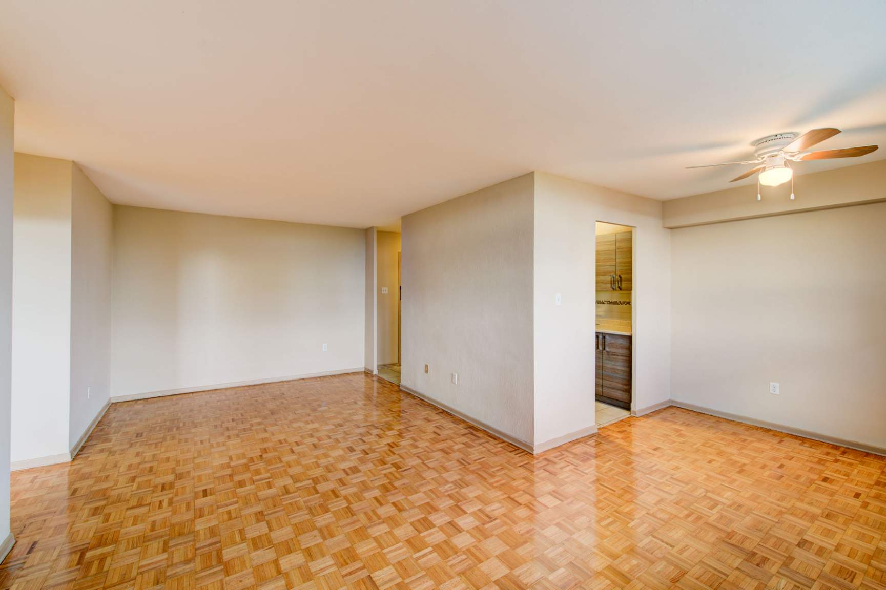 Embassy Apartments - Photo 20