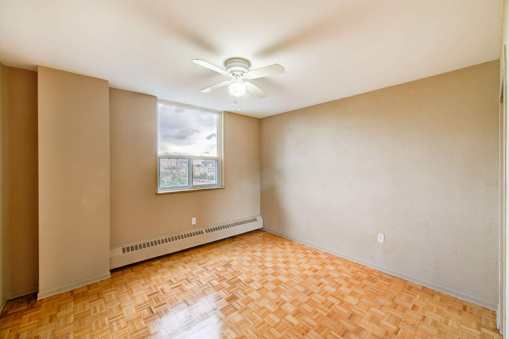 Embassy Apartments - Photo 23